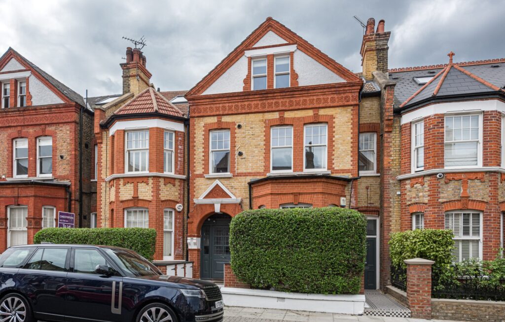 LAVENDER GARDENS, SW11