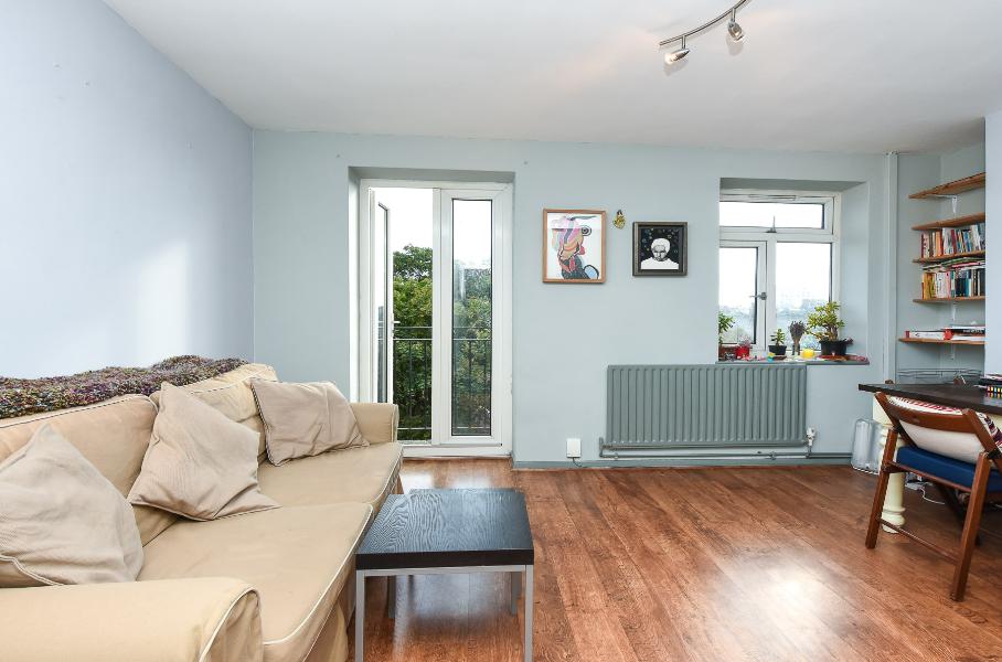 TOWNS HOUSE, SW4