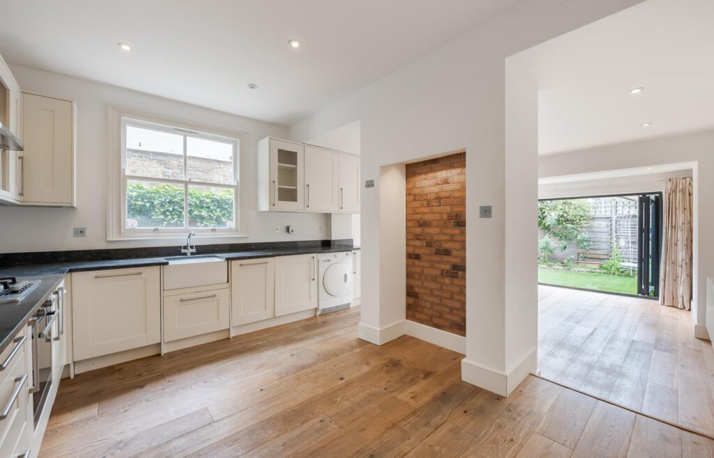 WIX’S LANE, SW4