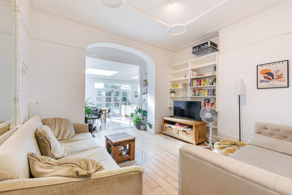 THRALE ROAD, SW16