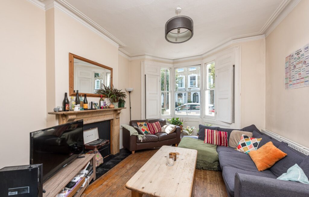 DALYELL ROAD, SW9