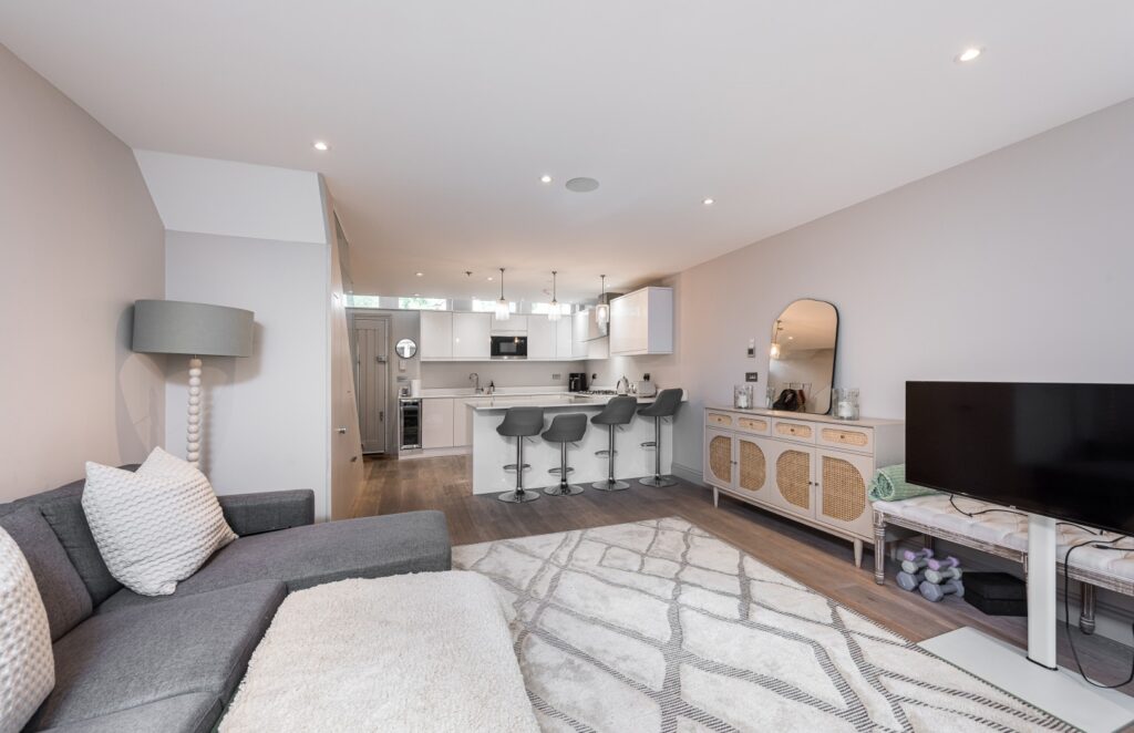 CEDARS MEWS, SW4